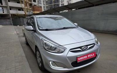 Hyundai Solaris II рестайлинг, 2012 год, 680 000 рублей, 1 фотография