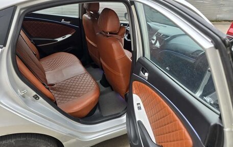Hyundai Solaris II рестайлинг, 2012 год, 680 000 рублей, 8 фотография
