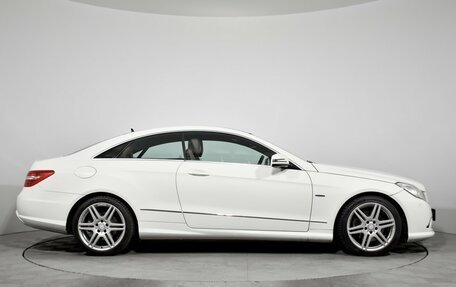 Mercedes-Benz E-Класс, 2010 год, 1 490 000 рублей, 4 фотография