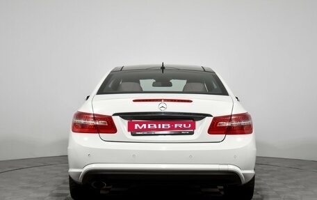 Mercedes-Benz E-Класс, 2010 год, 1 490 000 рублей, 6 фотография