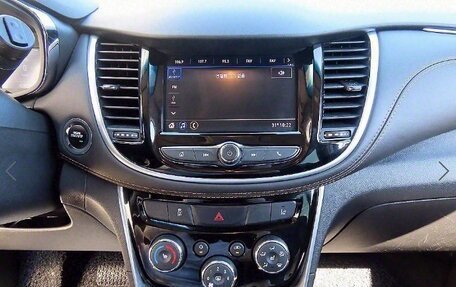 Chevrolet Trax, 2021 год, 1 200 000 рублей, 14 фотография