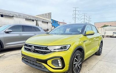 Volkswagen T-Roc I, 2023 год, 1 867 000 рублей, 1 фотография