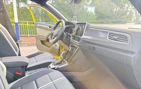 Volkswagen T-Roc I, 2023 год, 1 867 000 рублей, 12 фотография