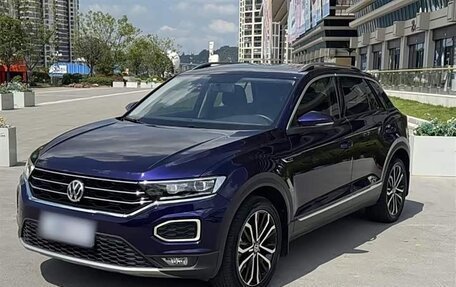 Volkswagen T-Roc I, 2023 год, 1 700 000 рублей, 1 фотография