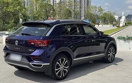 Volkswagen T-Roc I, 2023 год, 1 700 000 рублей, 7 фотография
