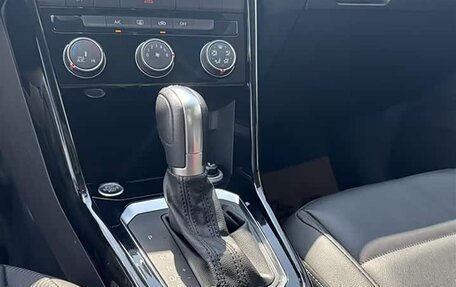 Volkswagen T-Roc I, 2023 год, 1 700 000 рублей, 10 фотография