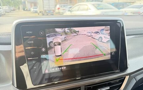 Volkswagen T-Roc I, 2023 год, 1 867 000 рублей, 16 фотография