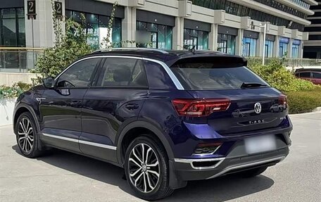 Volkswagen T-Roc I, 2023 год, 1 700 000 рублей, 5 фотография