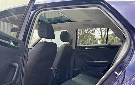 Volkswagen T-Roc I, 2023 год, 1 700 000 рублей, 12 фотография