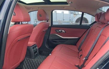 BMW 3 серия, 2022 год, 3 300 000 рублей, 10 фотография