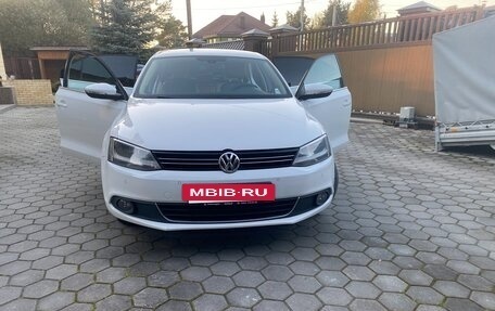 Volkswagen Jetta VI, 2012 год, 850 000 рублей, 2 фотография