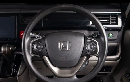 Honda Stepwgn IV, 2017 год, 1 800 000 рублей, 23 фотография