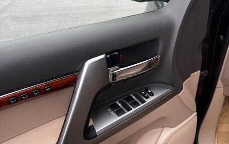 Toyota Land Cruiser 200, 2013 год, 2 890 000 рублей, 19 фотография