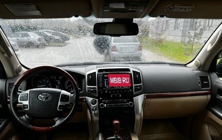 Toyota Land Cruiser 200, 2013 год, 2 890 000 рублей, 11 фотография