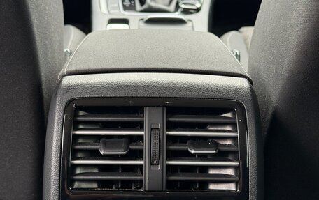 Volkswagen Passat B8 рестайлинг, 2018 год, 2 050 000 рублей, 23 фотография