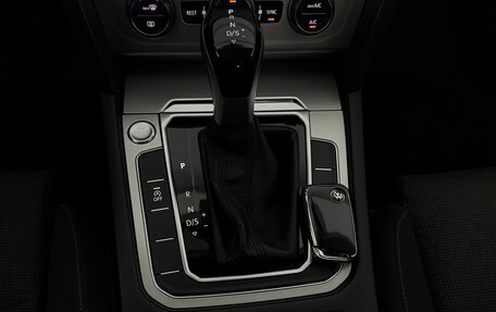 Volkswagen Passat B8 рестайлинг, 2018 год, 2 050 000 рублей, 31 фотография