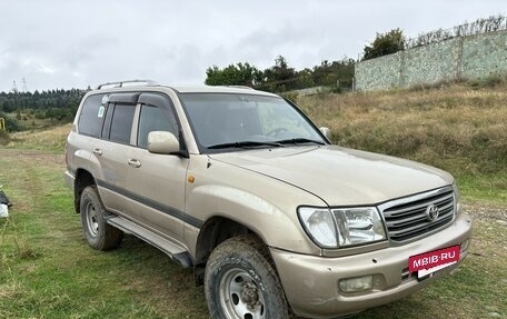 Toyota Land Cruiser 100 рестайлинг 2, 2002 год, 2 400 000 рублей, 2 фотография
