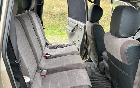 Toyota Land Cruiser 100 рестайлинг 2, 2002 год, 2 400 000 рублей, 10 фотография