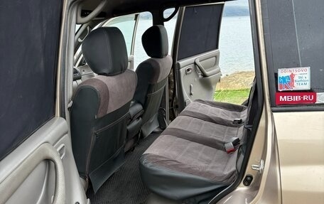Toyota Land Cruiser 100 рестайлинг 2, 2002 год, 2 400 000 рублей, 8 фотография