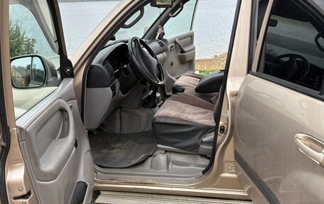 Toyota Land Cruiser 100 рестайлинг 2, 2002 год, 2 400 000 рублей, 12 фотография