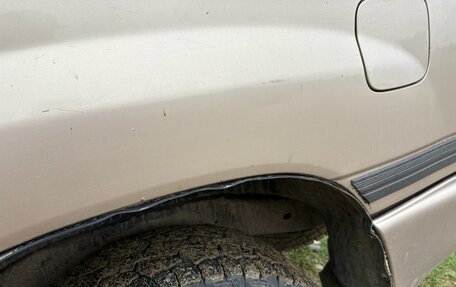 Toyota Land Cruiser 100 рестайлинг 2, 2002 год, 2 400 000 рублей, 15 фотография