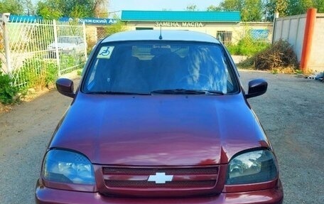 Chevrolet Niva I рестайлинг, 2004 год, 330 000 рублей, 1 фотография