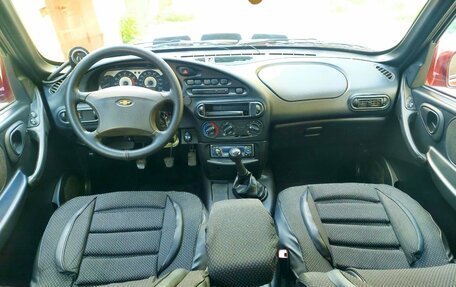 Chevrolet Niva I рестайлинг, 2004 год, 330 000 рублей, 10 фотография