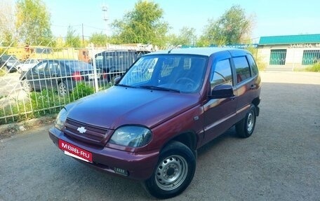 Chevrolet Niva I рестайлинг, 2004 год, 330 000 рублей, 3 фотография