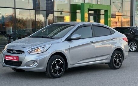 Hyundai Solaris II рестайлинг, 2013 год, 822 000 рублей, 1 фотография