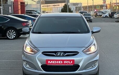 Hyundai Solaris II рестайлинг, 2013 год, 822 000 рублей, 3 фотография