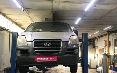 Hyundai Starex I рестайлинг, 2006 год, 1 000 000 рублей, 1 фотография