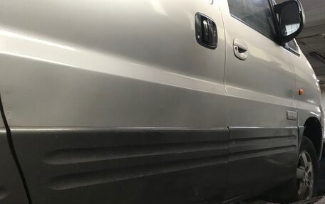 Hyundai Starex I рестайлинг, 2006 год, 1 000 000 рублей, 2 фотография