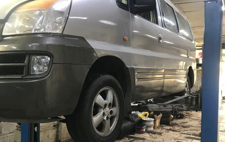 Hyundai Starex I рестайлинг, 2006 год, 1 000 000 рублей, 4 фотография