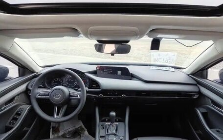 Mazda 3, 2022 год, 1 900 000 рублей, 10 фотография