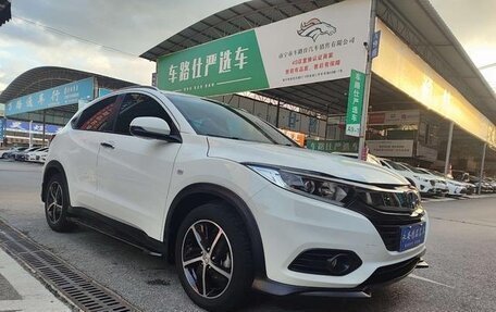 Honda Vezel, 2021 год, 1 550 000 рублей, 3 фотография