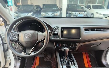 Honda Vezel, 2021 год, 1 550 000 рублей, 13 фотография