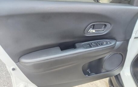 Honda Vezel, 2021 год, 1 550 000 рублей, 19 фотография