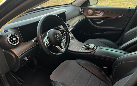 Mercedes-Benz E-Класс, 2019 год, 3 199 000 рублей, 28 фотография