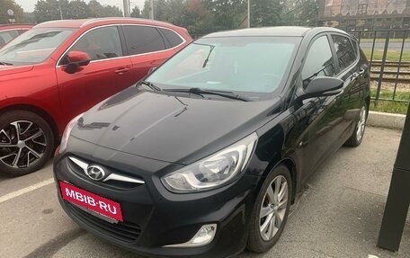 Hyundai Solaris II рестайлинг, 2012 год, 699 000 рублей, 1 фотография
