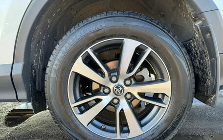 Toyota RAV4, 2019 год, 2 590 000 рублей, 12 фотография