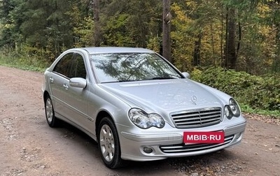 Mercedes-Benz C-Класс, 2005 год, 770 000 рублей, 1 фотография