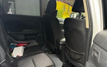 Mitsubishi Outlander III рестайлинг 3, 2014 год, 1 300 000 рублей, 8 фотография