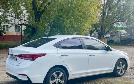 Hyundai Solaris II рестайлинг, 2018 год, 1 370 000 рублей, 5 фотография