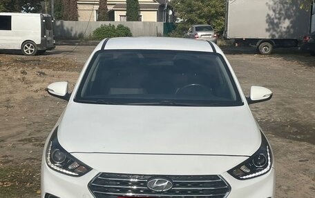 Hyundai Solaris II рестайлинг, 2018 год, 1 370 000 рублей, 4 фотография