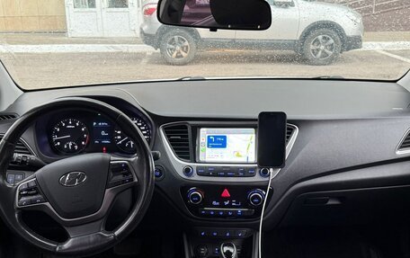 Hyundai Solaris II рестайлинг, 2018 год, 1 370 000 рублей, 13 фотография