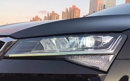 Skoda Superb III рестайлинг, 2022 год, 1 850 000 рублей, 4 фотография