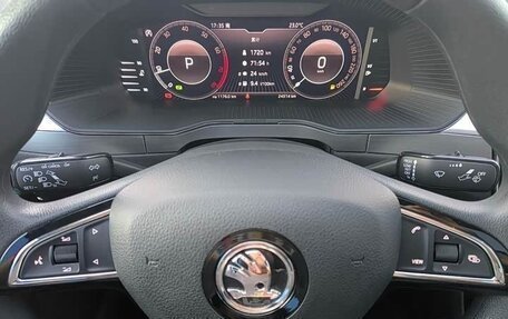 Skoda Superb III рестайлинг, 2022 год, 1 850 000 рублей, 14 фотография
