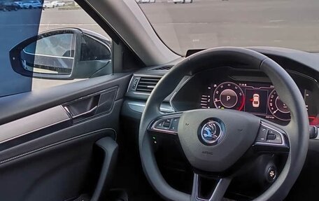 Skoda Superb III рестайлинг, 2022 год, 1 850 000 рублей, 13 фотография
