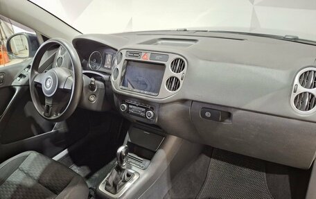 Volkswagen Tiguan I, 2011 год, 990 000 рублей, 12 фотография
