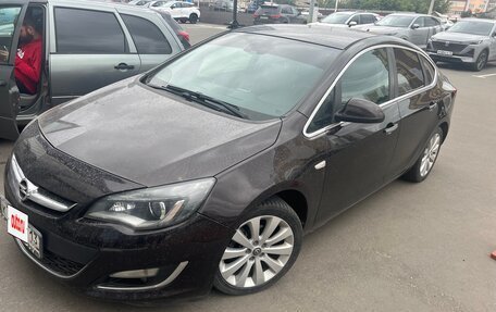 Opel Astra J, 2013 год, 750 000 рублей, 2 фотография